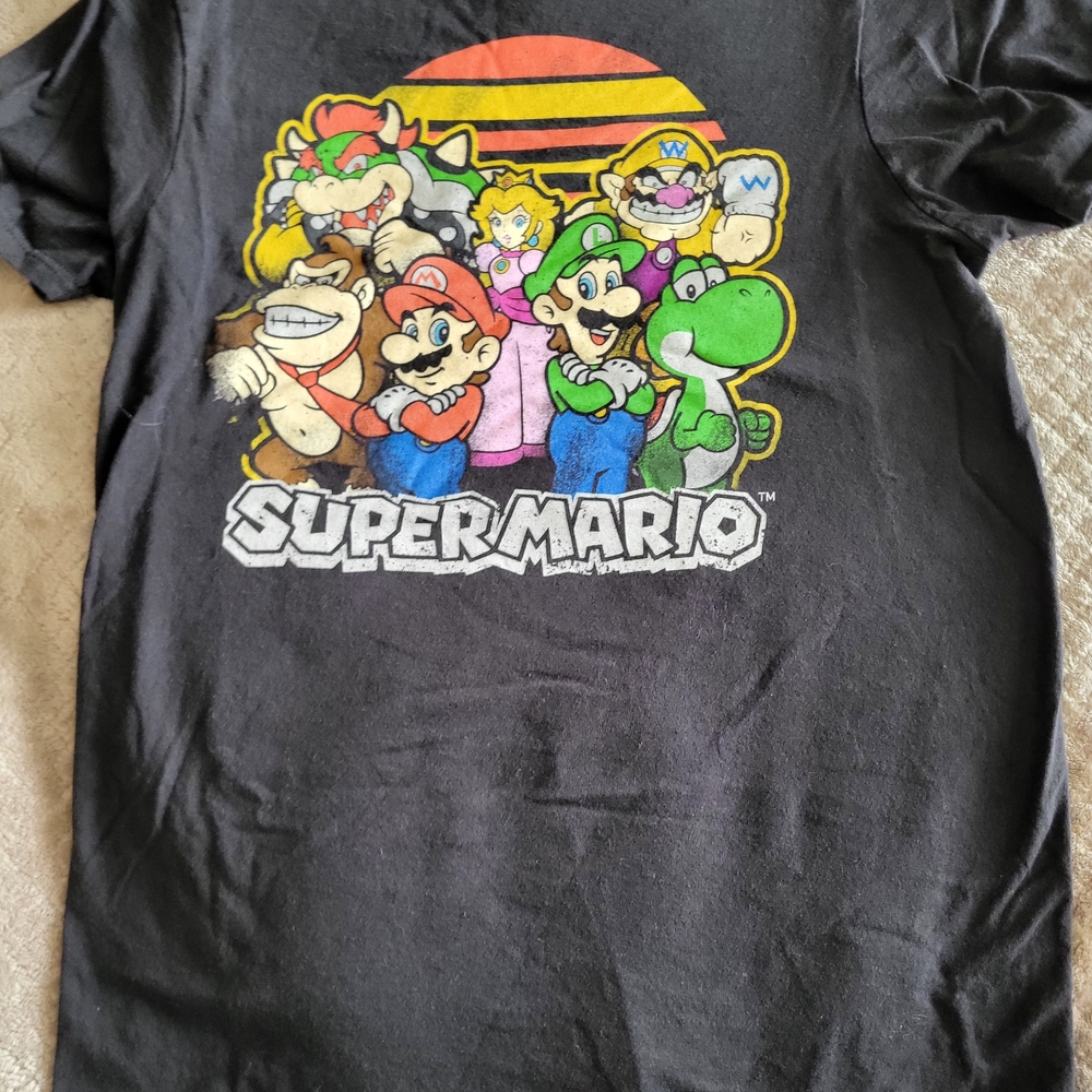 **Super Mario Black Graphic‎ T-Shirt